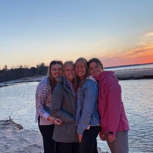 Meet your Posher, Jennie